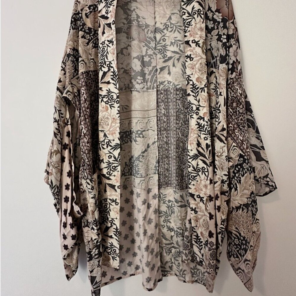 Spell Renew Patchwork Short Robe Blush VHTF 🦄 - Picture 9 of 9